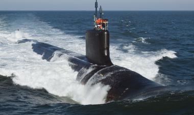 sous marin en navigation sur l'eau