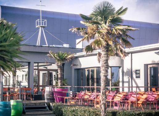 terrasse du restaurant la base à lorient